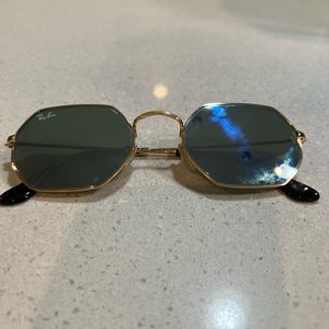 Ray ban sunglasses. Mirrored